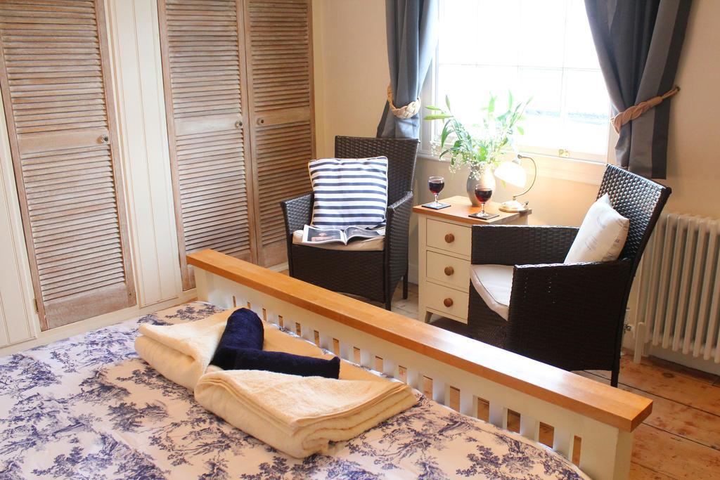 Tide House Seaside Holiday Cottage แชลดอน ภายนอก รูปภาพ
