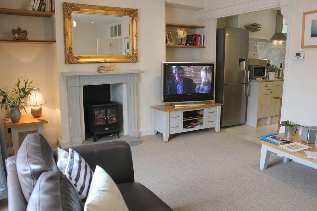 Tide House Seaside Holiday Cottage แชลดอน ภายนอก รูปภาพ